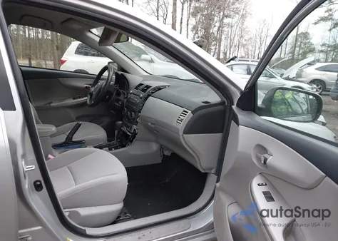 2011 Toyota Corolla Le z USA, uszkodzony, nr VIN JTDBU4EE9B9136179